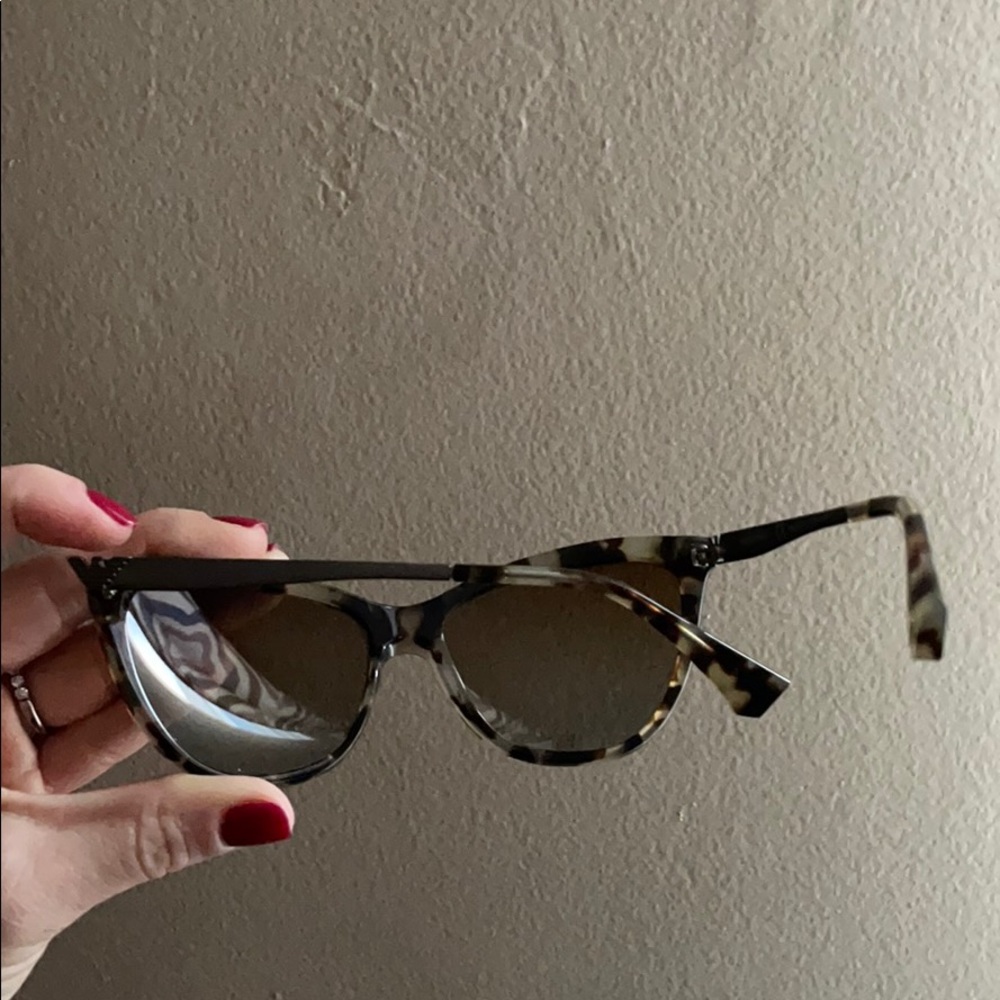 Emporio Armani Polarized sunglasses. EUC! - Picture 6 of 15